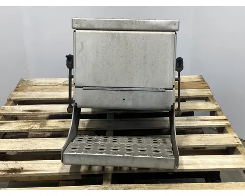 FREIGHTLINER Columbia Battery Box