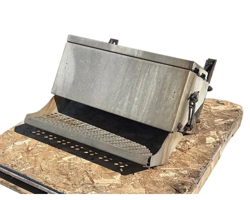 FREIGHTLINER Columbia Battery Box