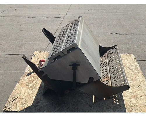 FREIGHTLINER Columbia Battery Box