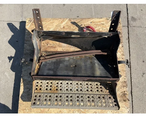 FREIGHTLINER Columbia Battery Box
