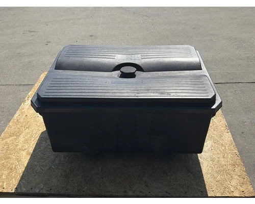FREIGHTLINER Columbia Battery Box