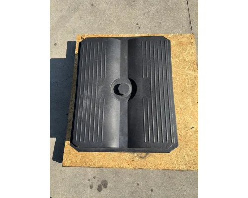 FREIGHTLINER Columbia Battery Box
