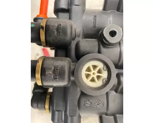 FREIGHTLINER Columbia Brake Proportioning Valve