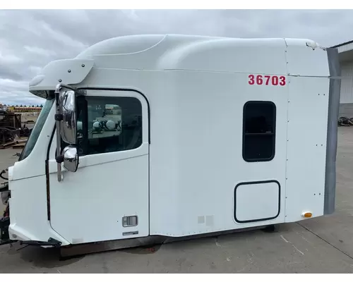 FREIGHTLINER Columbia Cab