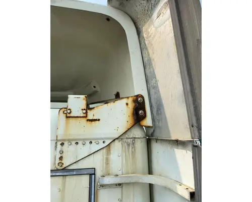 FREIGHTLINER Columbia Cab