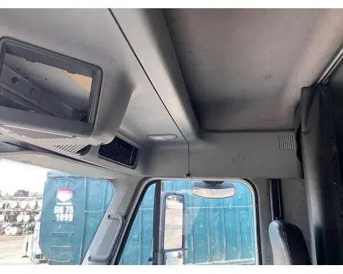 FREIGHTLINER Columbia Cab