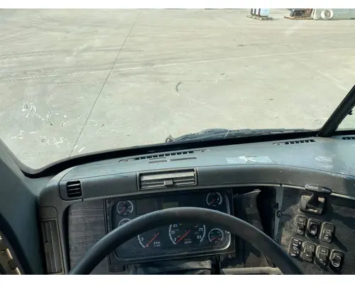 FREIGHTLINER Columbia Cab