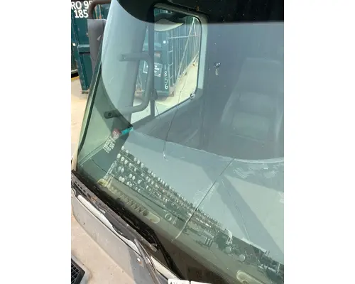 FREIGHTLINER Columbia Cab