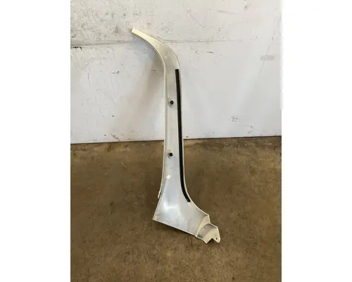 FREIGHTLINER Columbia Cab