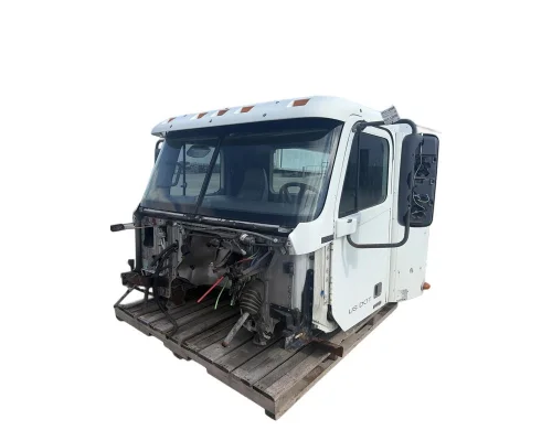 FREIGHTLINER Columbia Cab