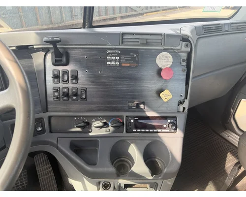 FREIGHTLINER Columbia Cab