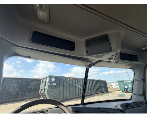 FREIGHTLINER Columbia Cab