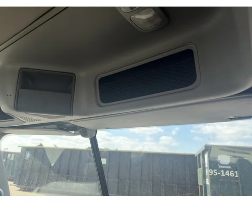 FREIGHTLINER Columbia Cab