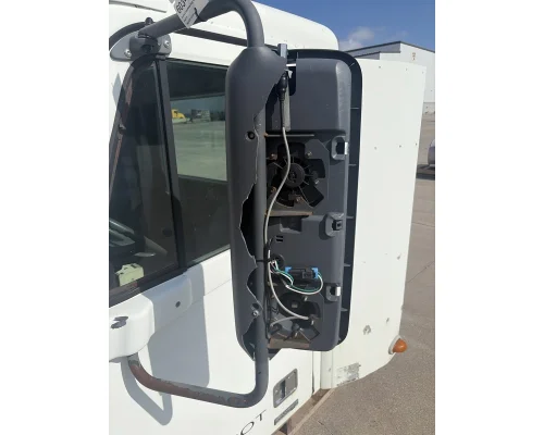 FREIGHTLINER Columbia Cab