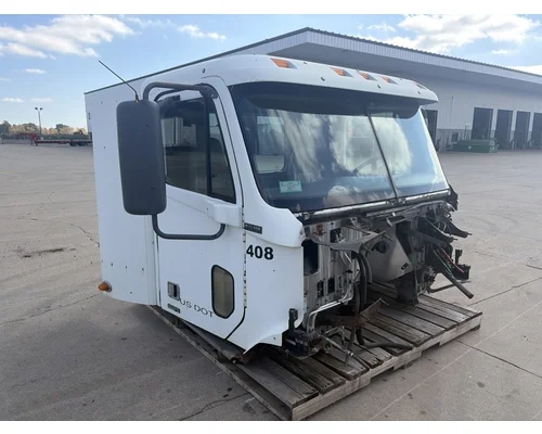 FREIGHTLINER Columbia Cab