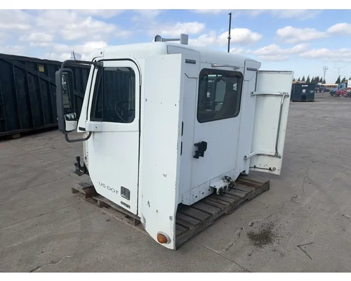 FREIGHTLINER Columbia Cab