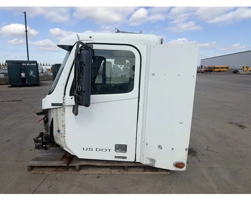 FREIGHTLINER Columbia Cab