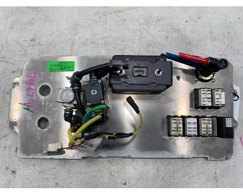 FREIGHTLINER Columbia Dash  Console Switch