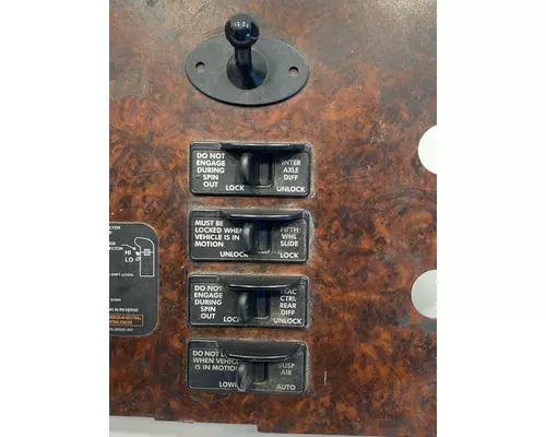 FREIGHTLINER Columbia Dash  Console Switch