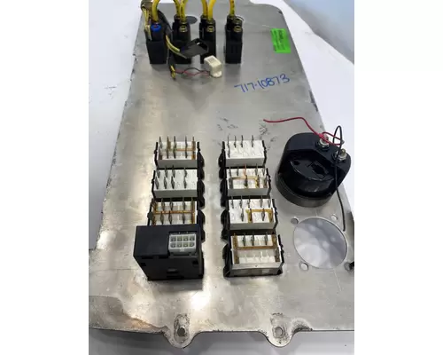 FREIGHTLINER Columbia Dash  Console Switch