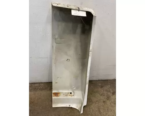 FREIGHTLINER Columbia Fender Extension