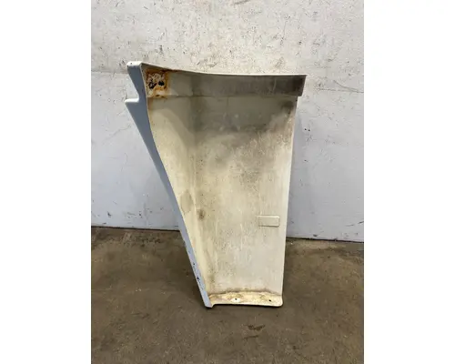 FREIGHTLINER Columbia Fender Extension