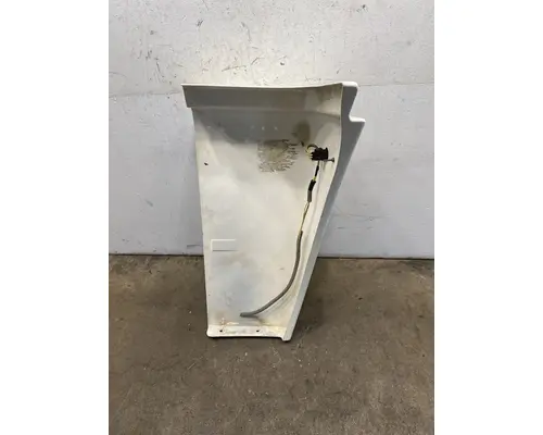 FREIGHTLINER Columbia Fender Extension