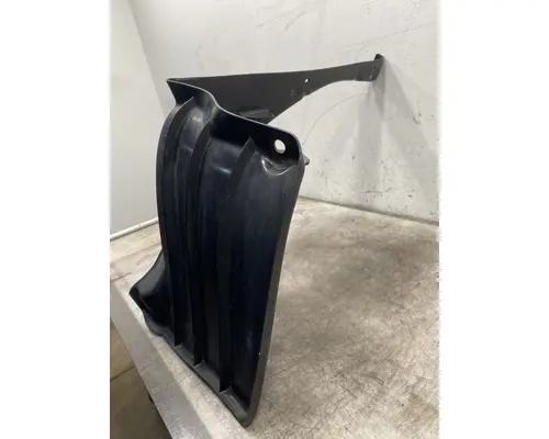 FREIGHTLINER Columbia Fender Extension