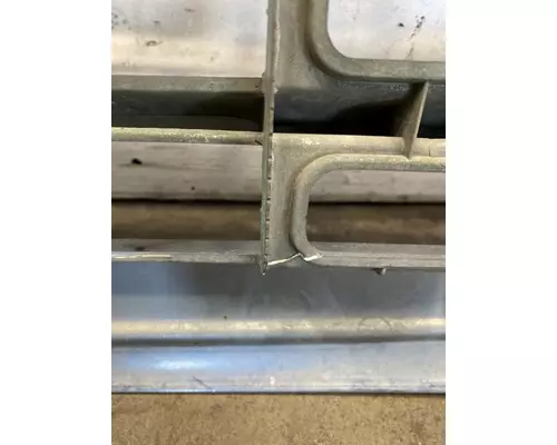 FREIGHTLINER Columbia Grille