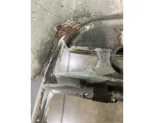 FREIGHTLINER Columbia Grille