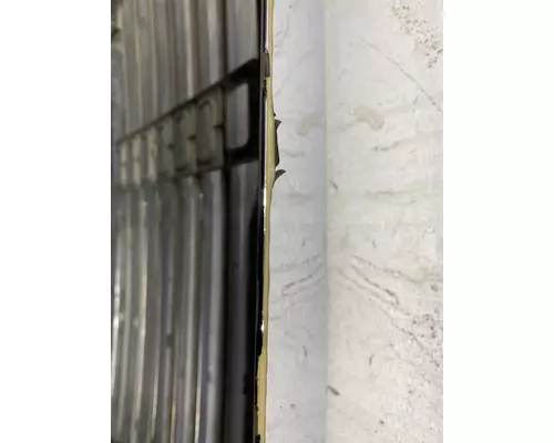 FREIGHTLINER Columbia Grille