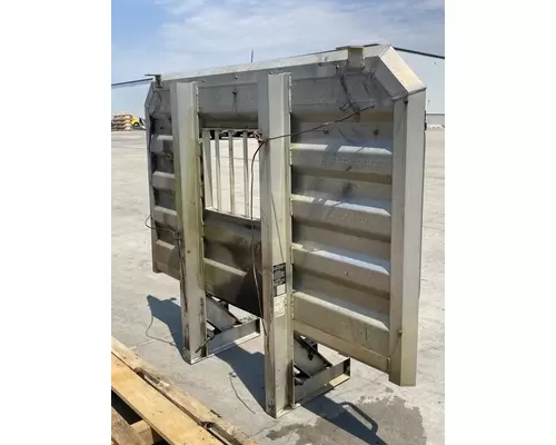 FREIGHTLINER Columbia Headache Rack