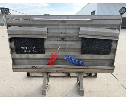 FREIGHTLINER Columbia Headache Rack