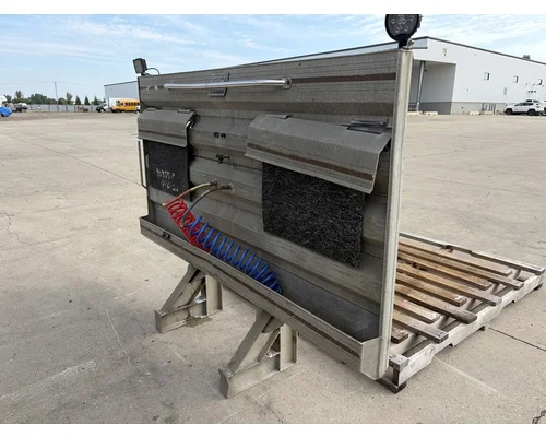 FREIGHTLINER Columbia Headache Rack