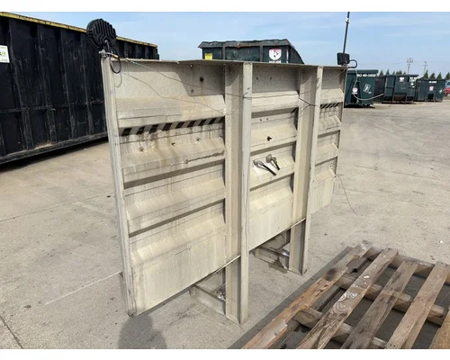 FREIGHTLINER Columbia Headache Rack