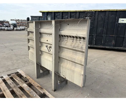 FREIGHTLINER Columbia Headache Rack