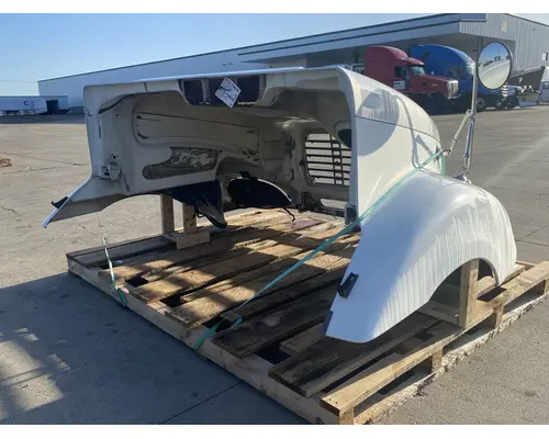 FREIGHTLINER Columbia Hood