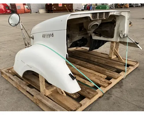 FREIGHTLINER Columbia Hood