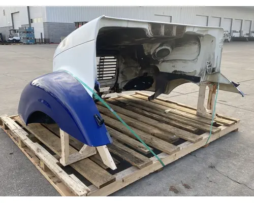 FREIGHTLINER Columbia Hood