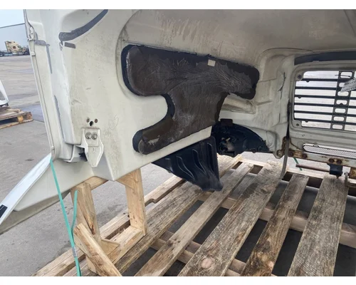 FREIGHTLINER Columbia Hood