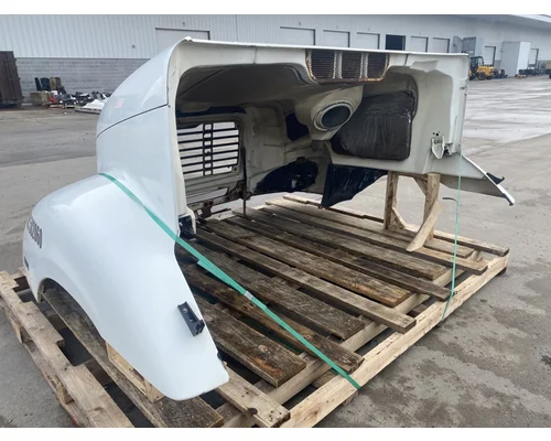FREIGHTLINER Columbia Hood
