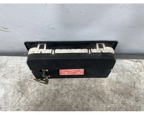 FREIGHTLINER Columbia Instrument Cluster