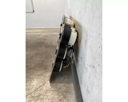 FREIGHTLINER Columbia Instrument Cluster