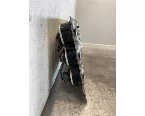 FREIGHTLINER Columbia Instrument Cluster