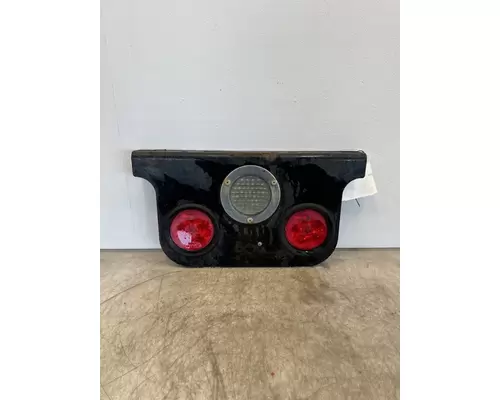 FREIGHTLINER Columbia Rear Light Panel