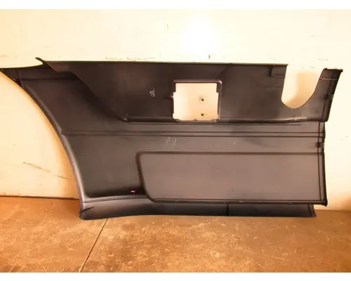 FREIGHTLINER Columbia Side Fairing