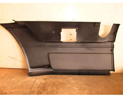 FREIGHTLINER Columbia Side Fairing