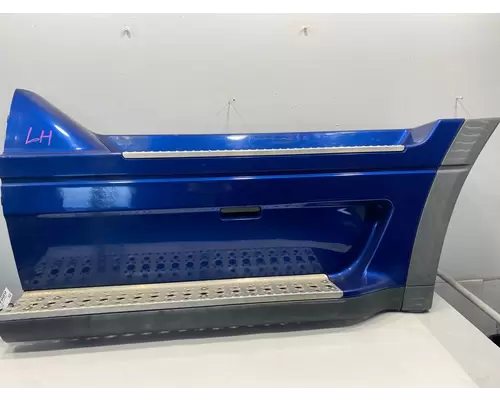 FREIGHTLINER Columbia Side Fairing
