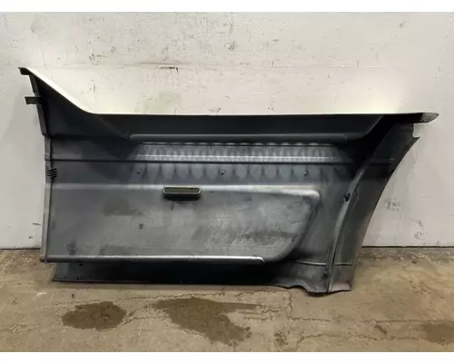 FREIGHTLINER Columbia Side Fairing