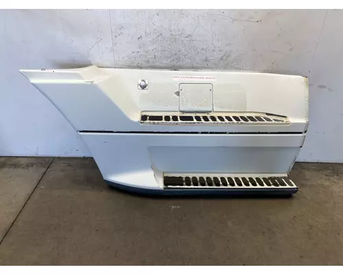 FREIGHTLINER Columbia Side Fairing